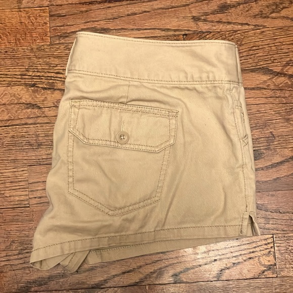 Express Shorts - Picture 4 of 4